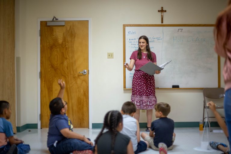 “Totally Yours” in Service: Youth Missionary Program Expands Throughout Diocese